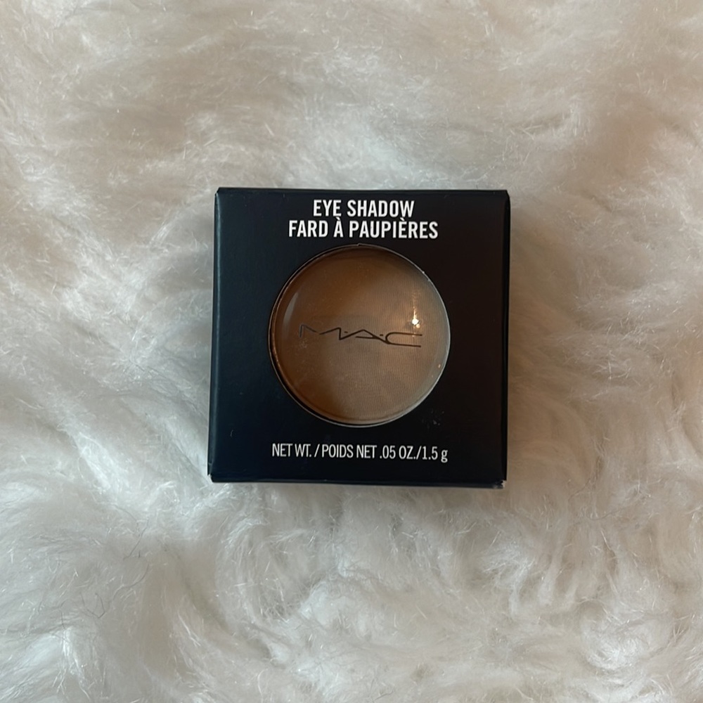 BNIB MAC Cosmetics Omega Matte Eye Shadow! - Picture 3 of 11
